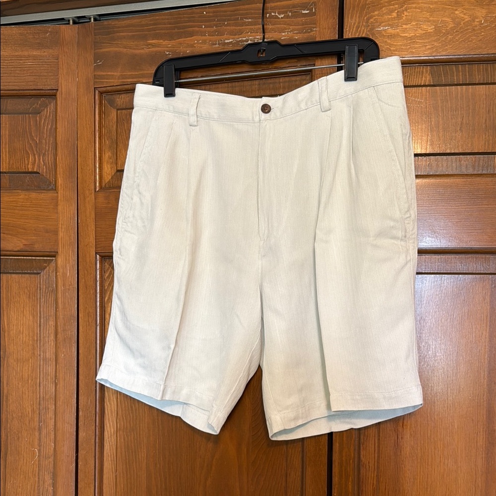 Tommy Bahama 100% Silk Men's Classic Beige Shorts size 34